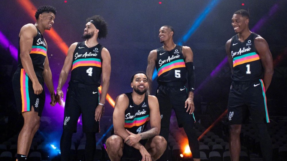 塞内加尔非洲杯大名单：雅克松、马内、海港旧将恩迪亚耶在列（塞内加尔公布非洲杯名单：马内领衔，雅克松与海港旧将恩迪亚耶入选）