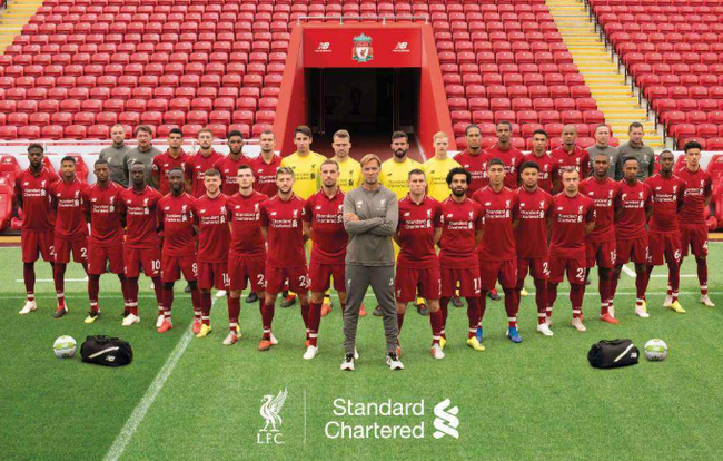 和三笘薰合影的11岁小球员有日本和法国血统，出自吉田麻也担任院长的青训机构（与三笘薰合影的11岁小将为日法混血，出自吉田麻也任院长的青训机构）