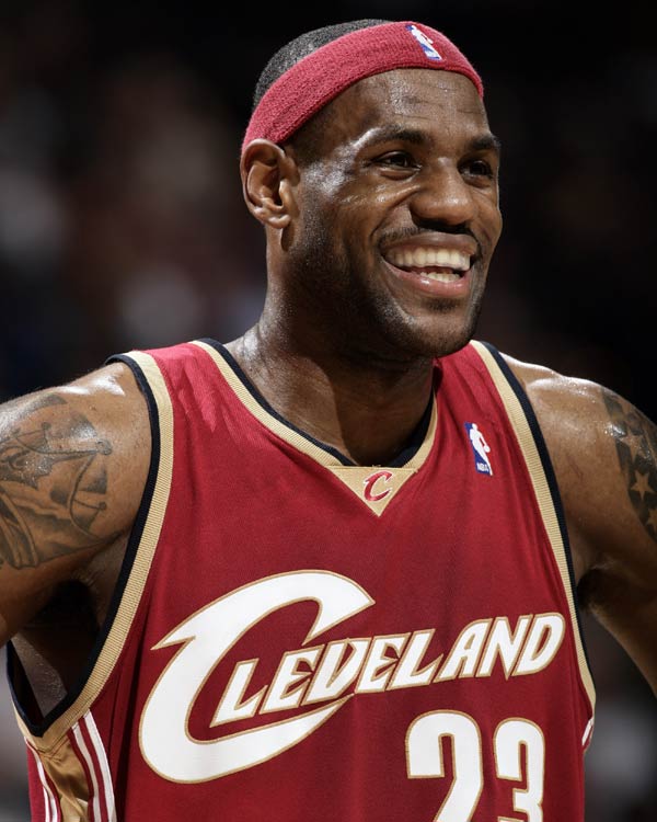 半场：尤文1-0紫百合，科斯蒂奇世界波，DV9造点被取消+失单刀（半场战报：尤文1-0紫百合，科斯蒂奇轰世界波，弗拉霍维奇点球被取消且单刀失机）