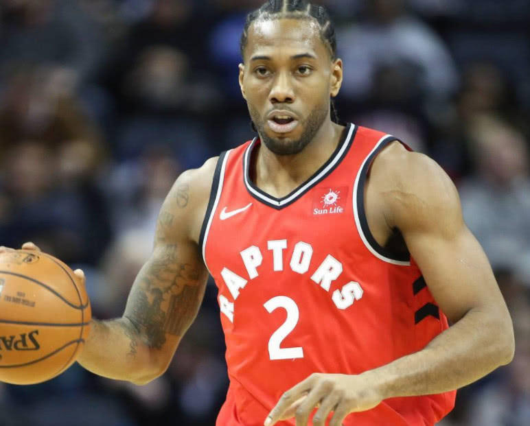 杨晨对话施拉普纳：中国球员不该只为钱踢球，留洋从乙级开始（杨晨与施拉普纳对话：中国球员不应唯钱是图，留洋应从乙级打起）