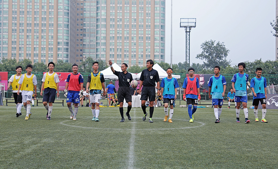 激烈！京辽大战吹罚42次犯规，北京获得31次罚球（京辽之战火爆：全场42次犯规，北京获31次罚球）