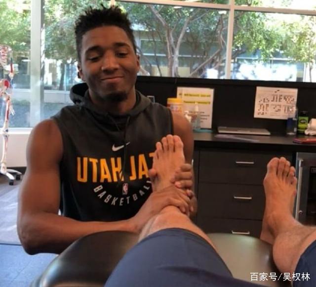 中足联俱乐部财务约定：若签阴阳合同俱乐部将降级，球员禁赛两年（中足联财务新规：俱乐部若涉阴阳合同将被降级，相关球员禁赛两年）