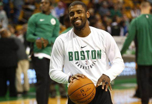 每体：阿根廷队在西班牙集训，球迷热情高涨只为一睹梅西风采（每体：阿根廷队西班牙备训，球迷蜂拥而至只为目睹梅西）