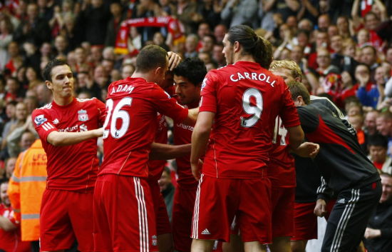 掘金VS独行侠裁判报告：漏吹约基奇打手浓眉+最后一攻传球前走步（掘金VS独行侠裁判报告：约基奇对浓眉打手被漏判，末攻传球前走步未吹）