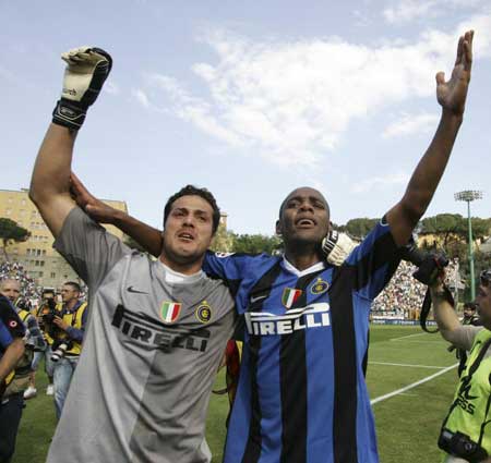 米体：联赛14轮不胜，佛罗伦萨多名球员及其家人遭死亡威胁（米体：佛罗伦萨联赛14轮不胜，多名球员及家属收到死亡威胁）