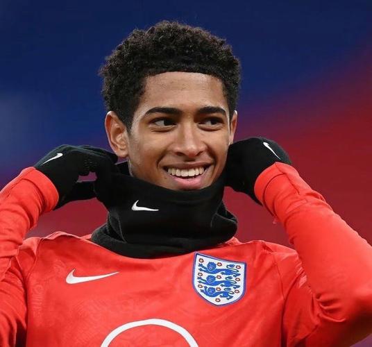 德甲战报：双方均无建树互交白卷，斯图加特0-0闷平霍芬海姆（德甲：斯图加特与霍芬海姆互交白卷，0-0握手言和）