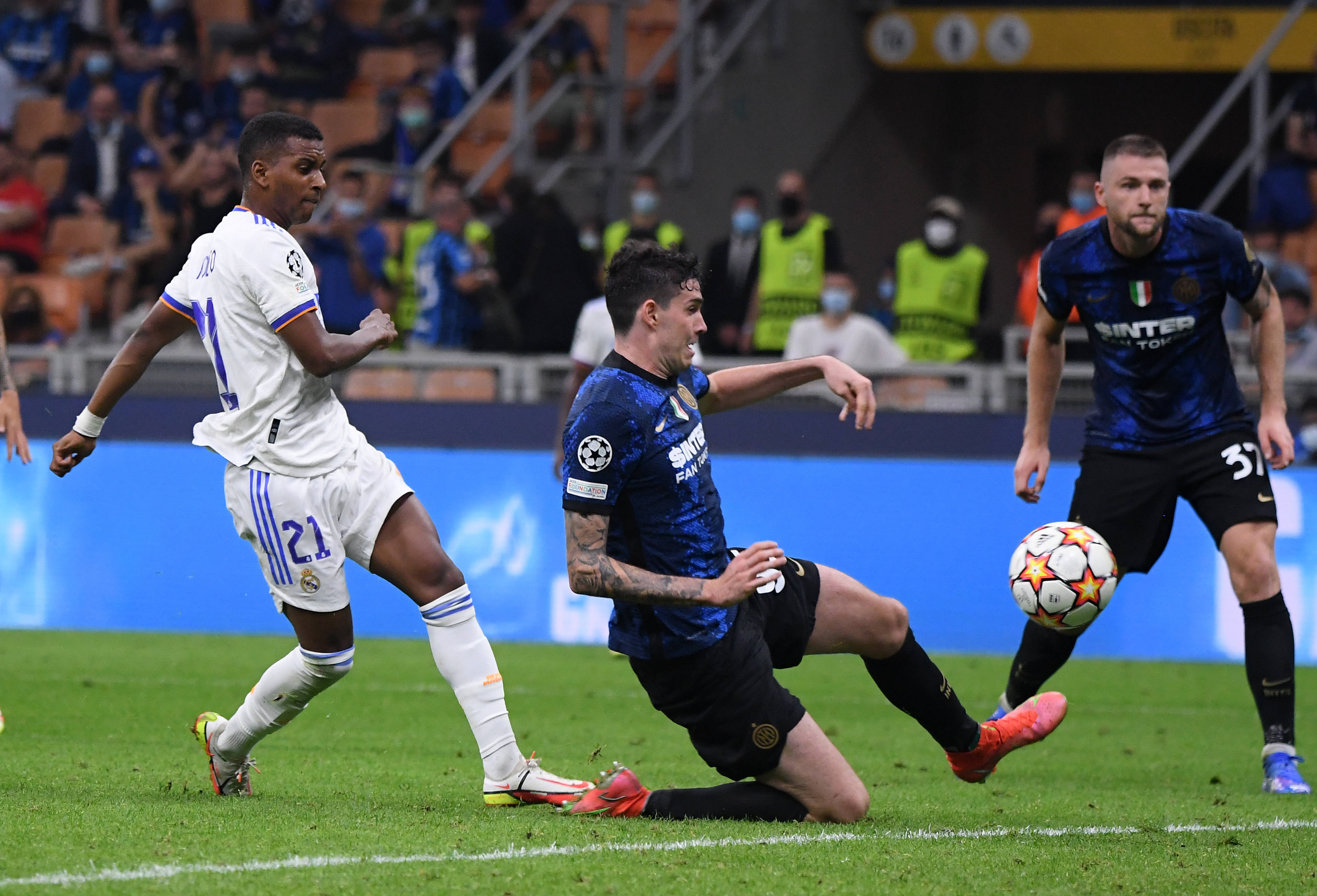 当年把KD换成乔治加盟勇士还能夺冠？静雨：肯定能 他们能拿3连冠（若乔治取代杜兰特加盟勇士，勇士还能夺冠吗？静雨：当然能，三连冠稳了）