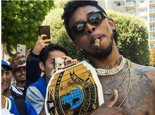 湖人詹姆斯关键三分锁定胜利（詹姆斯关键三分定胜局，湖人取胜）