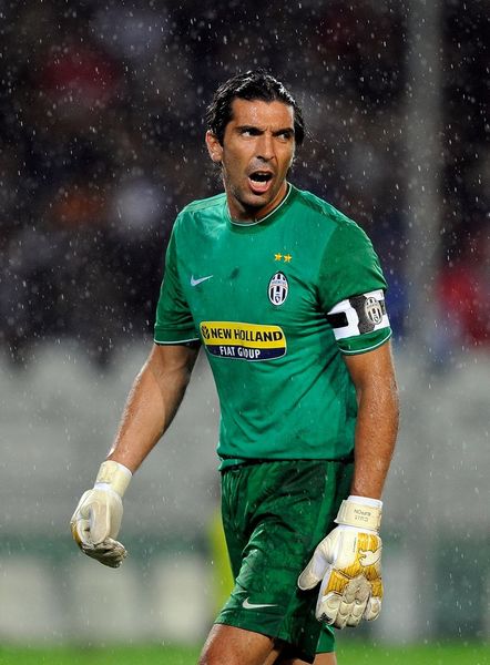 官方：邓弗里斯退出本期国家队集训，将直接返回俱乐部（官方消息：邓弗里斯退出本期国家队集训，直接返回俱乐部）