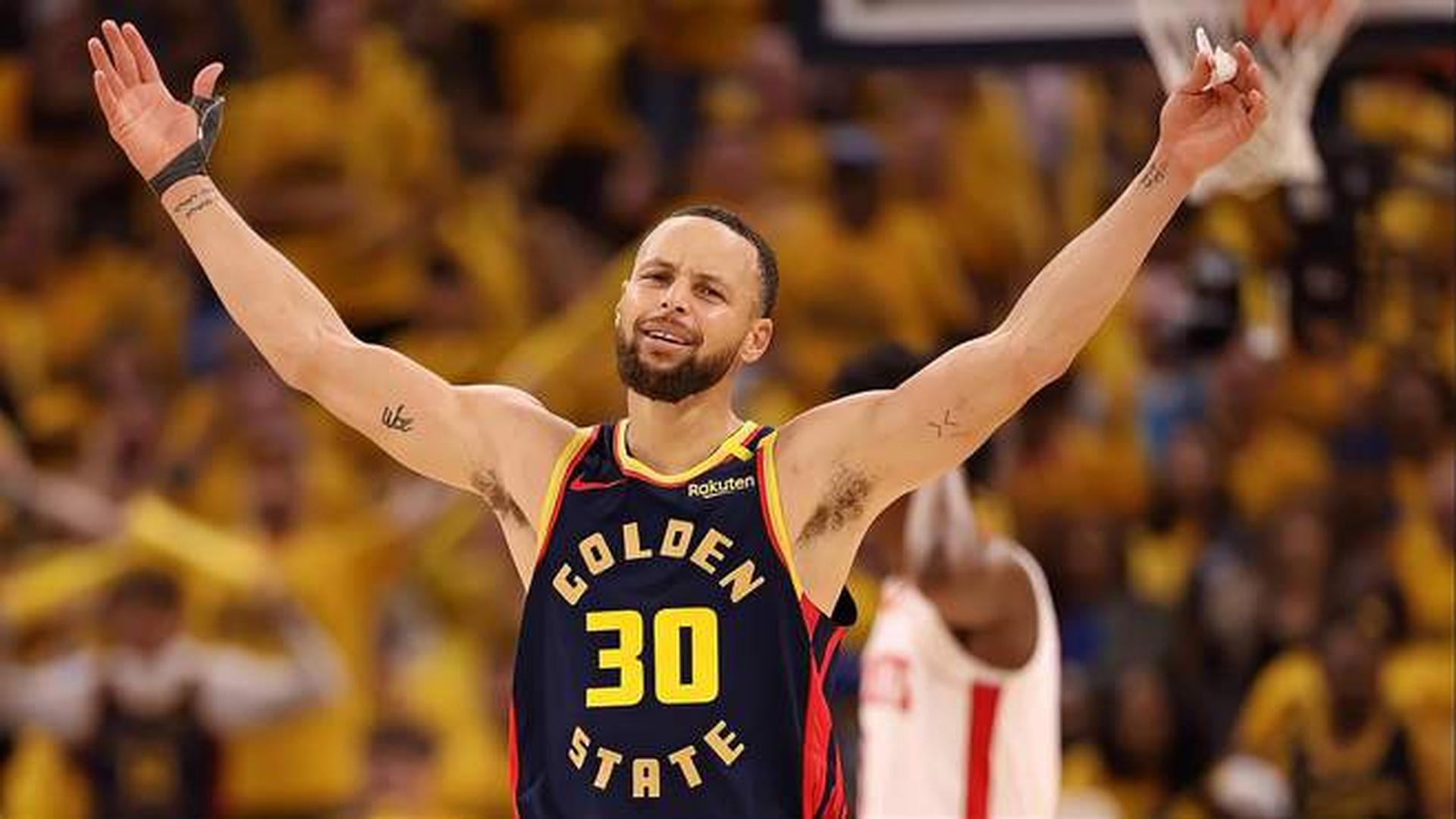 东契奇生涯30+5+5场次超越字母哥，升至历史第五（东契奇生涯30+5+5次数反超字母哥，位列历史第5）