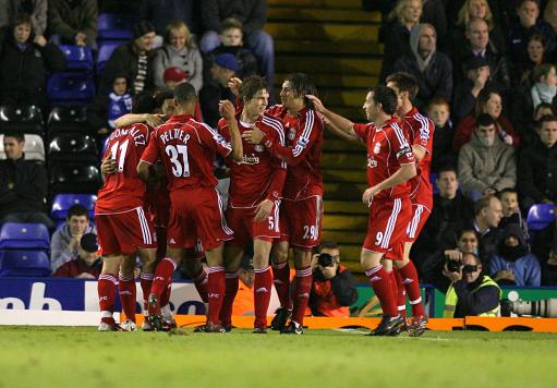 湖人本赛季2弊端尽快改吧！防守纯送，角色球员给不到任何帮助！（湖人本季两大短板亟待修正：防守形同虚设，角色球员贡献寥寥）