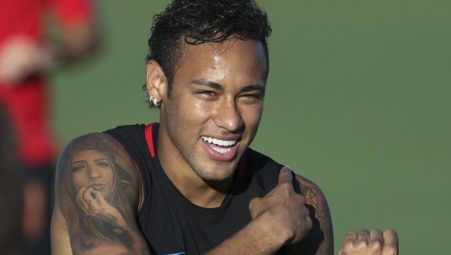 斯潘塞是NCAA长曲棍球历史助攻王，获得最高荣誉后改打篮球（NCAA长曲棍球历史助攻王斯潘塞获最高荣誉后转战篮球）