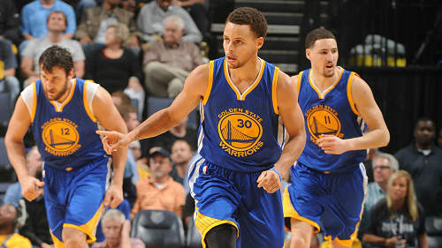 英格拉姆开场表现抢眼，半场砍下11分（英格拉姆火热开局，半场拿下11分）