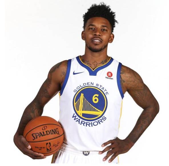 踢球不是拼命跑（踢球讲智慧，不靠拼命跑）