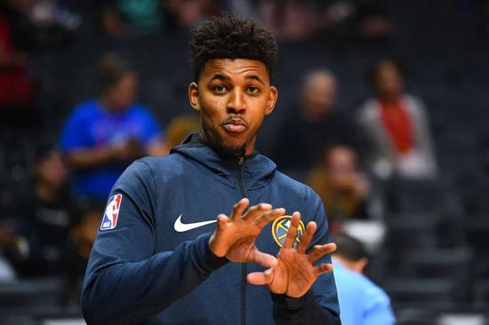 本泽马：不想只当个普通球员，我想在足球中真正留下一些东西（本泽马：不满足于平凡，渴望在足坛刻下自己的印记）