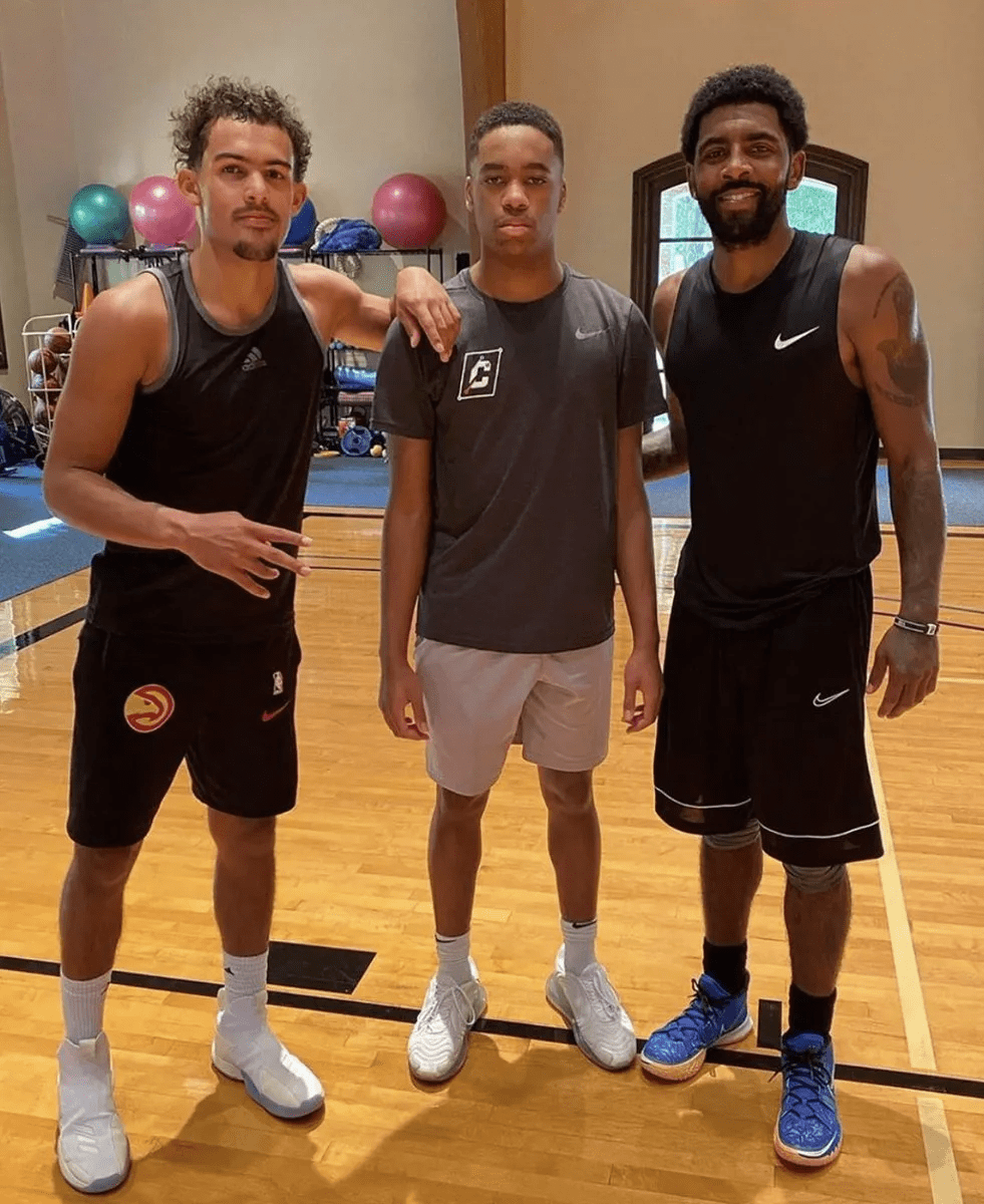 里程碑，国安后卫何宇鹏已在中超出战100场（国安后卫何宇鹏达成中超百场里程碑）