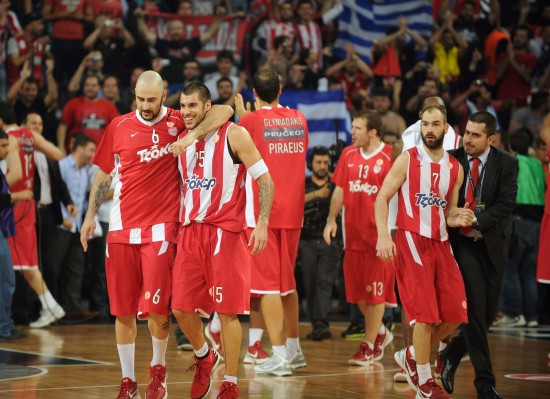 马卡：梅西参观诺坎普引发回归猜测，而美职联支持短期租借（马卡：梅西造访诺坎普引发回归传闻，美职联或批准短期租借）