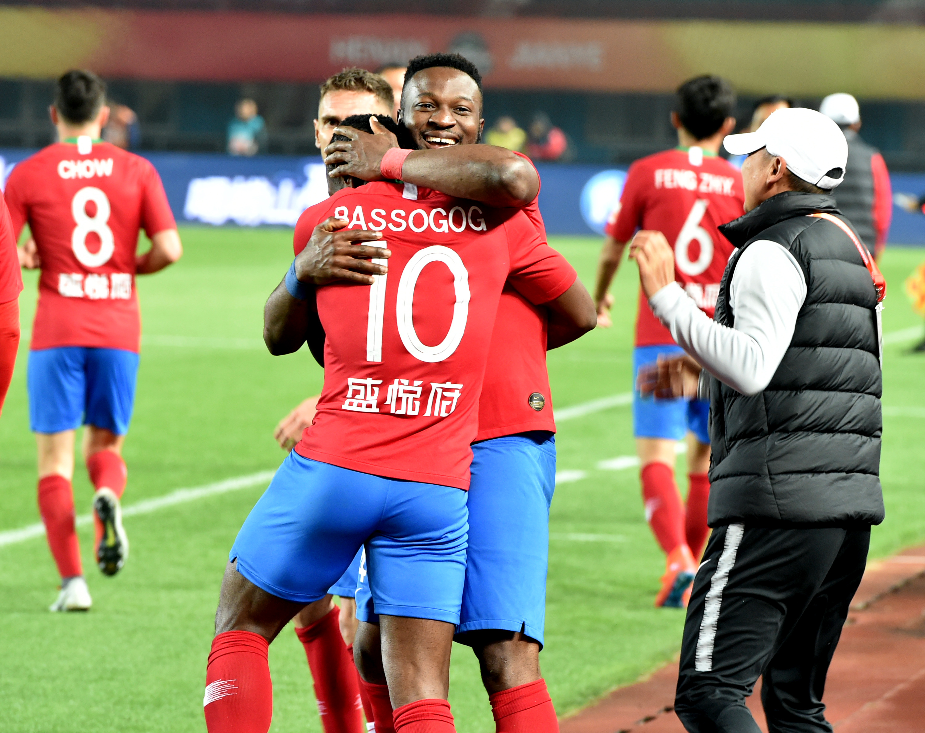 湖记：今日绝对是詹姆斯复出后最佳表现，他在进攻端状态拉满（湖人记者：今日詹姆斯复出后最佳一役，进攻火力全开）