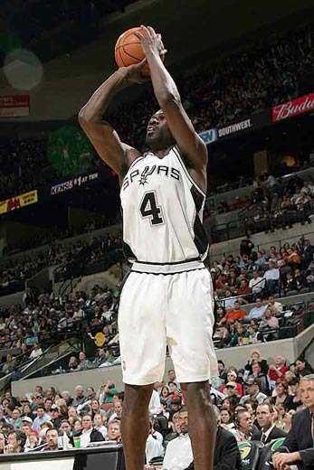 记者：莫斯科鱼雷和辽宁铁人争夺萨缅托，两队都提供报价了（记者：莫斯科鱼雷、辽宁铁人竞逐萨缅托，双方已递交报价）