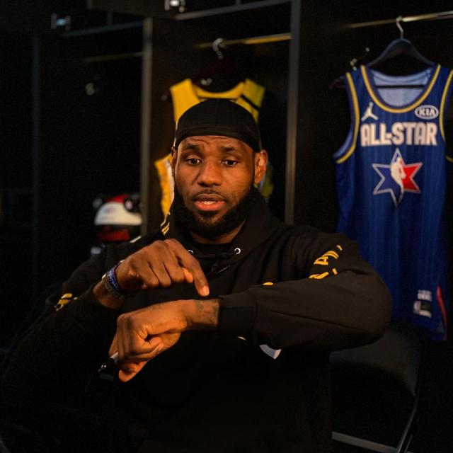 东体：申花踢广岛将沿用433阵型，斯卢茨基并非只会442菱形（东体：申花战广岛或继续用433，斯卢茨基打法不止442菱形）